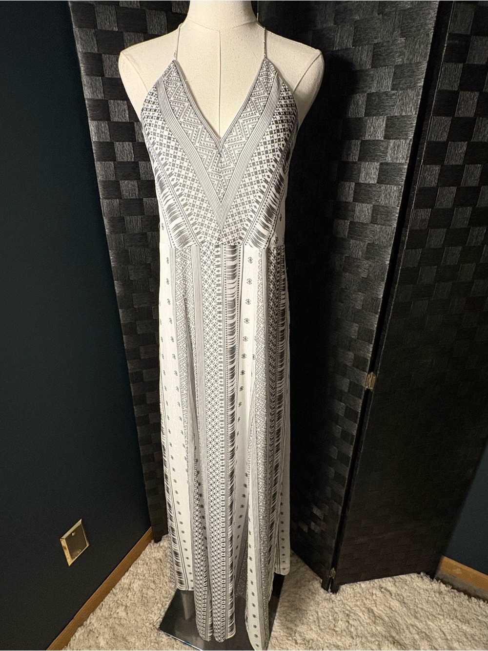 Express White Grey Geometric Chevron Print Halter Maxi Dress Festival Boho S/M
